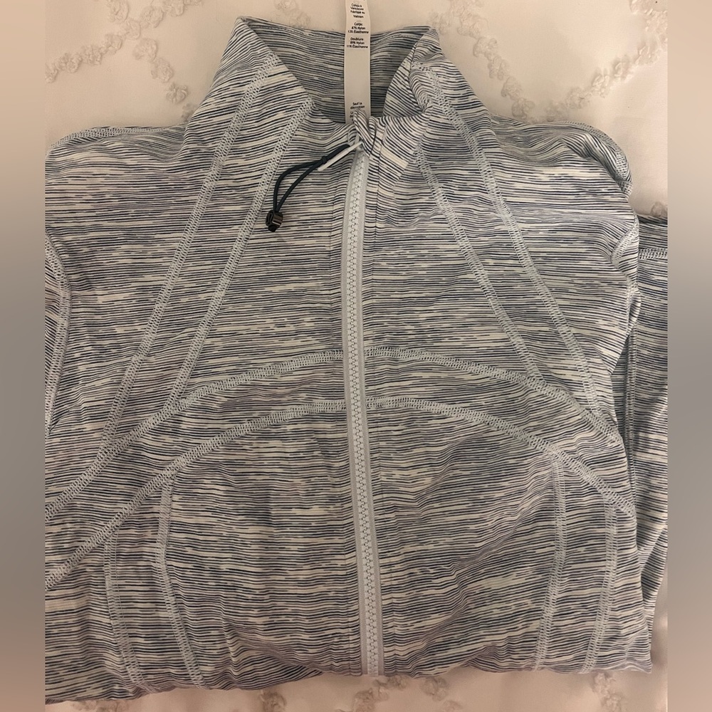 Lululemon define jacket, heathered blue and white pattern, size 10